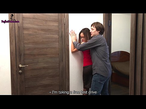 ❤️ นายหน้าเซ็กซี่ Sensually กระตุกหีของเธอและ Fucks ขณะขายอพาร์ตเมนต์ของเธอ - Krempai ❤️ โป๊ ที่เรา th.special-grasser.ru ❌️